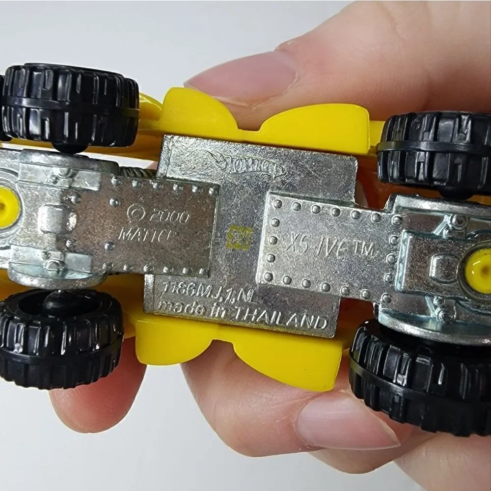 Vintage 2000 Hot Wheels - XS-IVE - Yellow Fuel Rally
